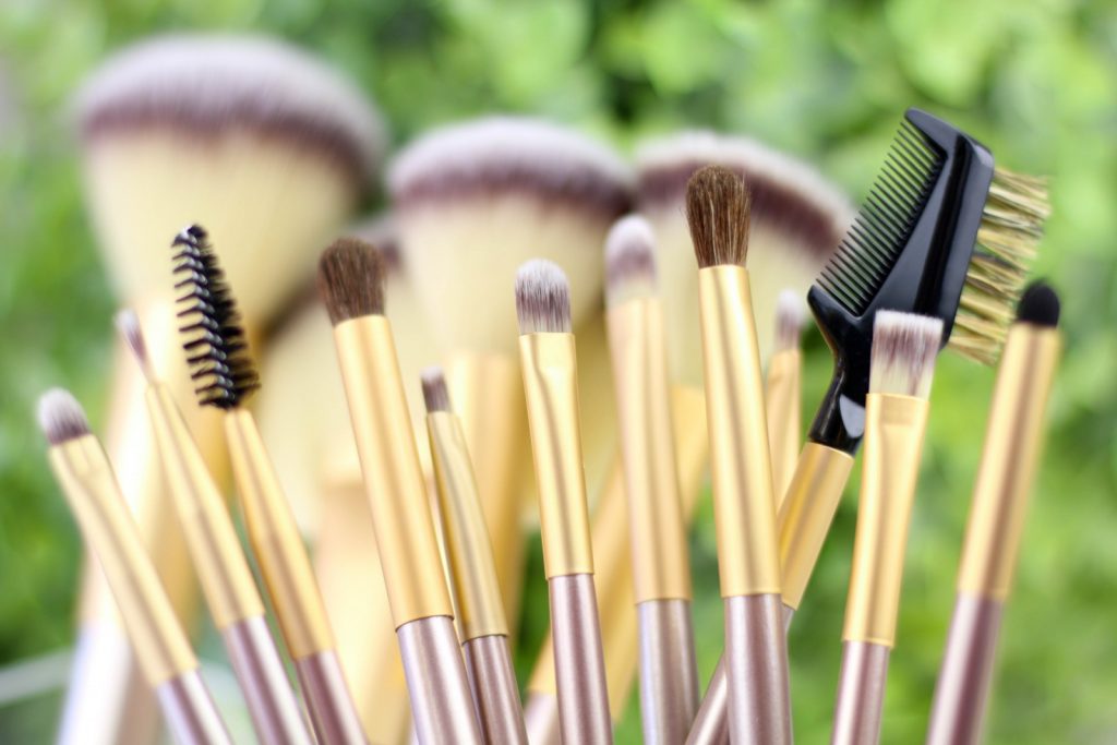 نحوه شستن برسهای آرایشی