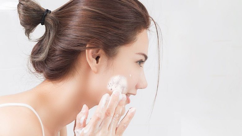 بهترین پاک کننده پوست چرب