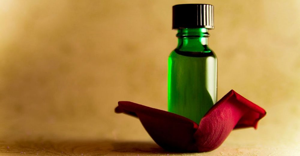 فواید روغن گل سرخ