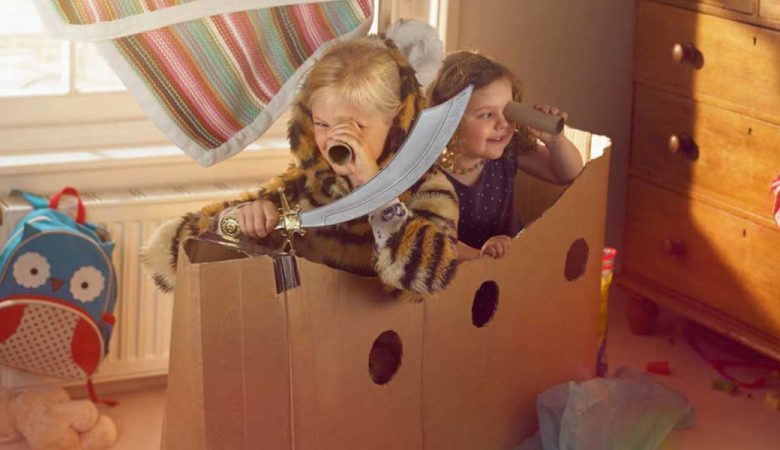 سرگرم کردن کودکان در خانه