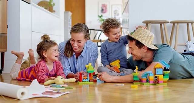 بازی والدین با کودکان