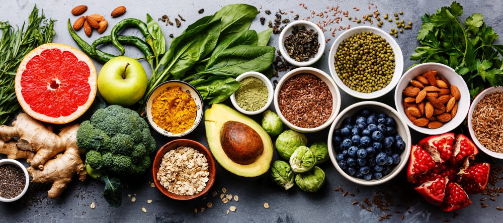 معرفی میوه‌ های خوشمزه برای درمان یبوست و پاکسازی روده - روژه مگ