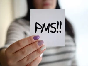 علائم سندرم پیش از قاعدگی و راهکارهای مراقبت | PMS در زنان